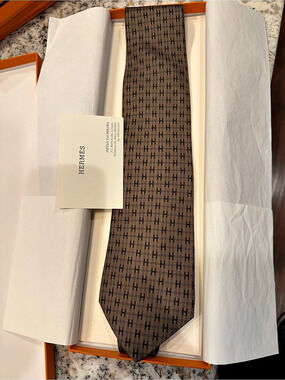Hermès H Micro Pattern Silk Tie in Brown & Black
